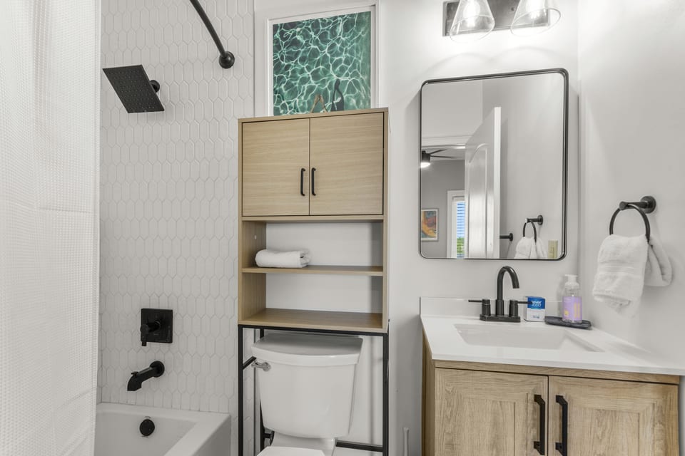 Walk-in shower with tiled surround